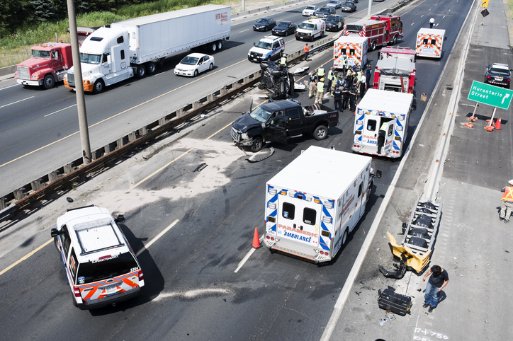 Verkeersongeval, auto's, brandweer, politie, reddingsdienst