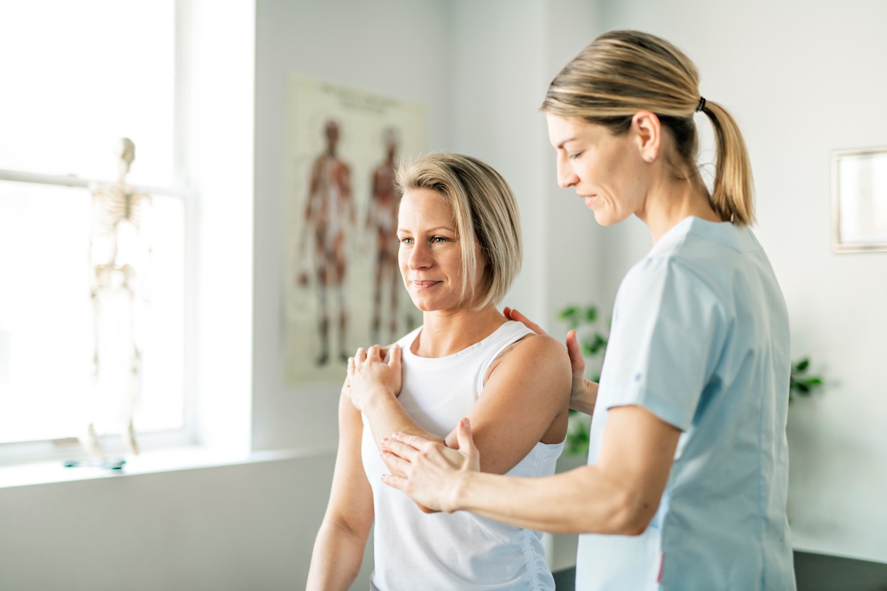 Manuele technieken en kinesiotherapie van het schoudergewricht