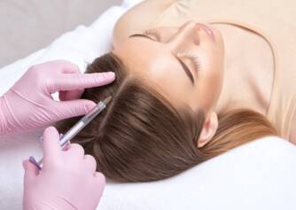 Haarmesotherapie: wat is het en wat zijn de effecten, voor- en nadelen?