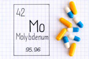 Molybdeen: wat zijn de effecten op het lichaam? Voedingsbronnen + symptomen van tekort en overmaat