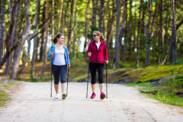 Nordic walking: Nordic walking voor de gezondheid? Leer meer over de effecten en geschikte uitrusting